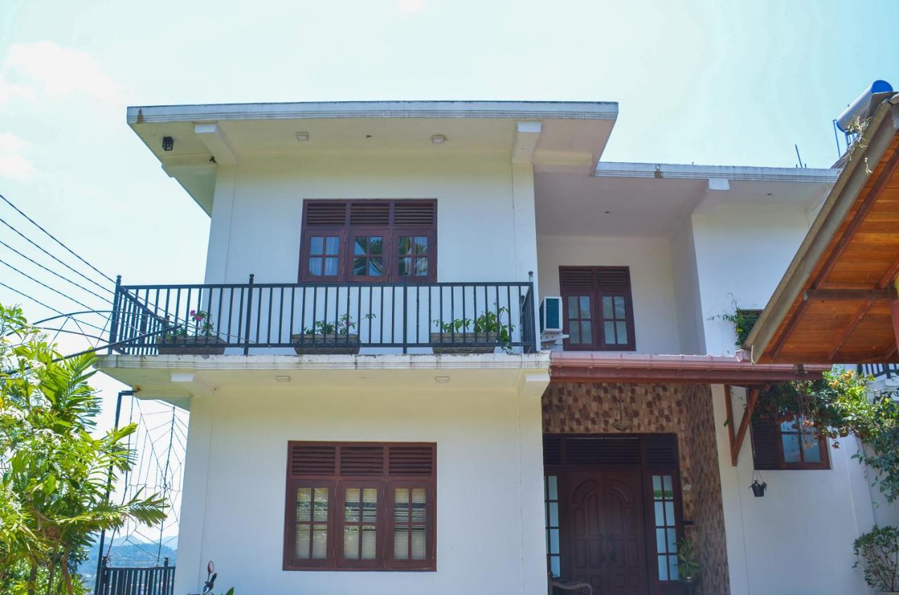 Bed and Breakfast Angel Tower Kandy Exterior foto