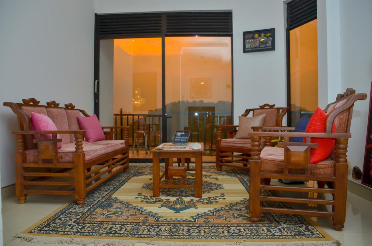 Bed and Breakfast Angel Tower Kandy Exterior foto