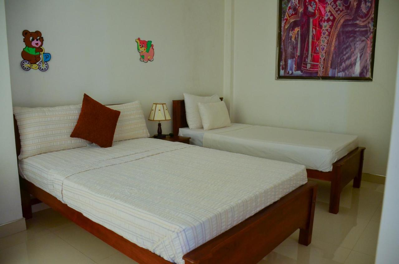 Bed and Breakfast Angel Tower Kandy Exterior foto